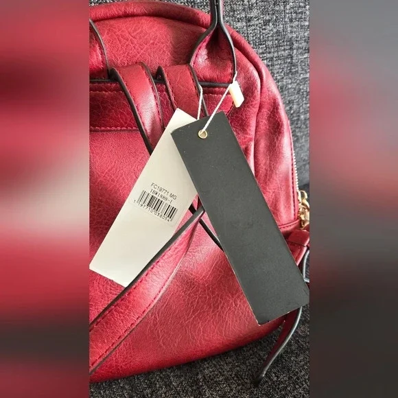 Quilted Zipper Small Backpack - Picture 3 of 8